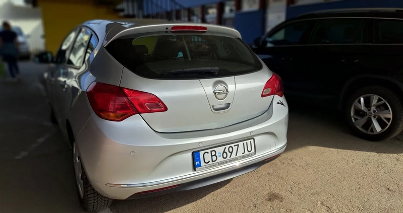 Opel Astra cena 35500 przebieg: 107780, rok produkcji 2014 z Bydgoszcz małe 106